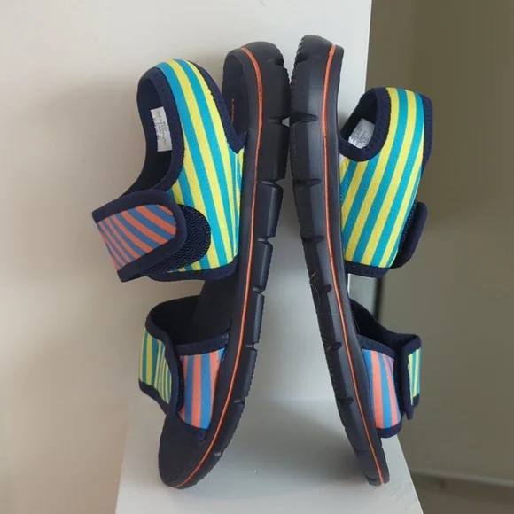 Sandals by Lands End Youth/Adolescent Velcro Closure - Picture 5 of 9